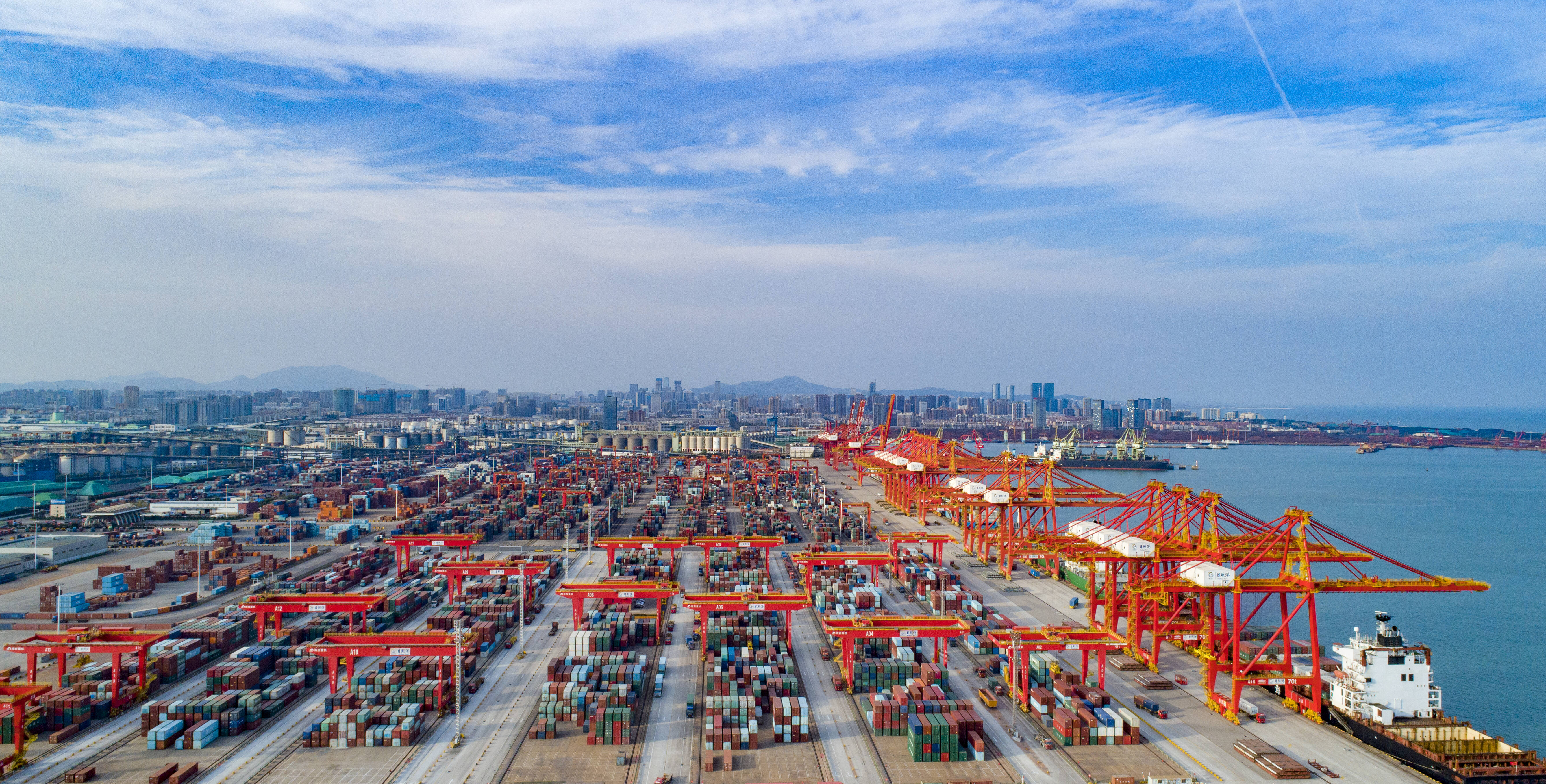 This month, a series of new foreign trade regulations have been implemented one after another!